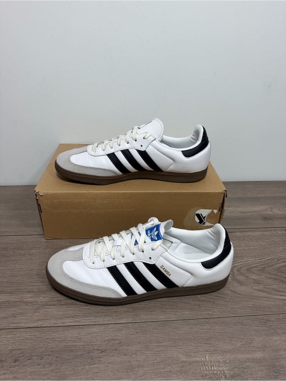 Used men’s Adidas Samba OG Shoes in the Cloud White / Core Black size 10 - Picture 1 of 10